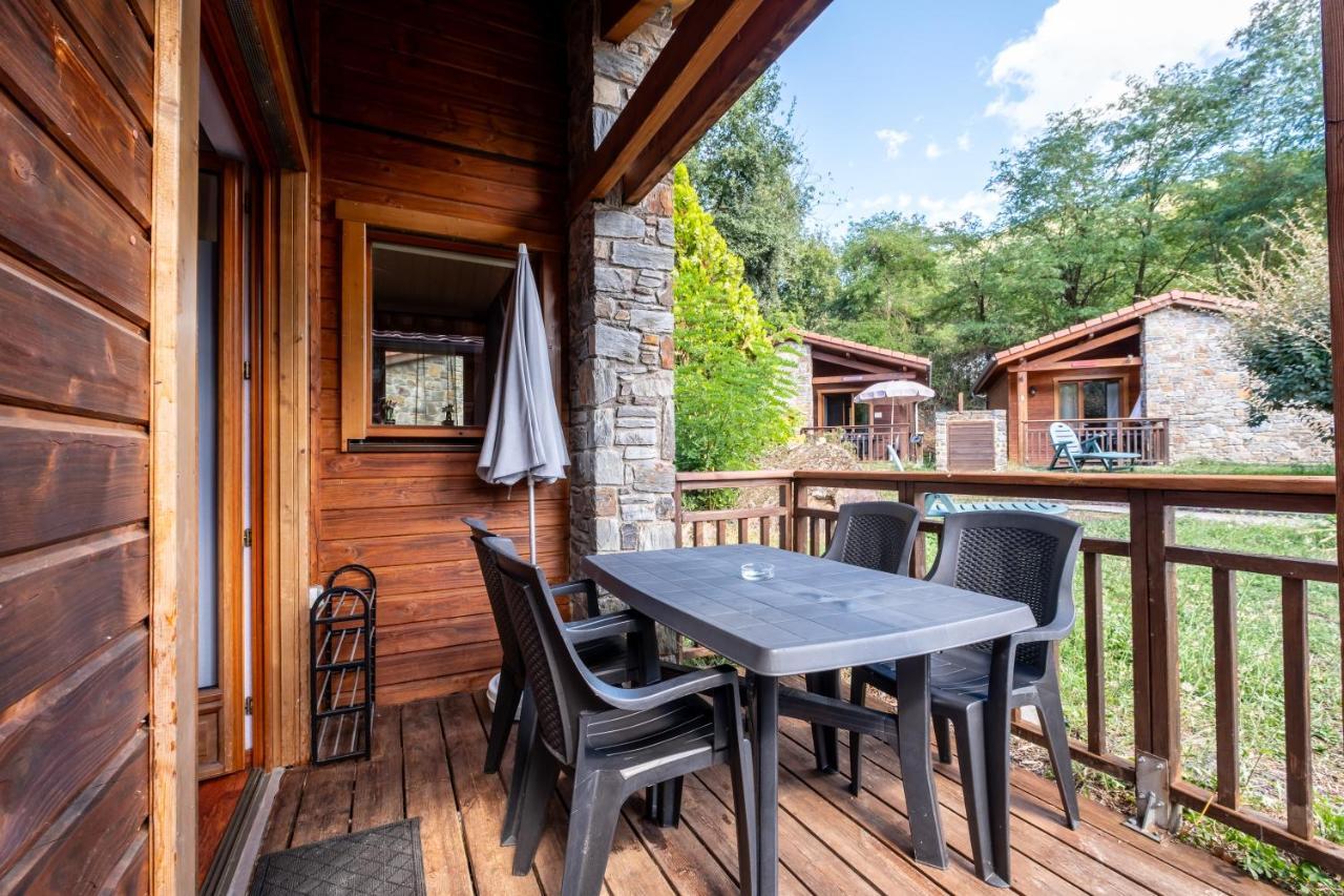 Le Hameau Du Comte De Foix - 11 Chalets En Ariege Mercus-Garrabet Exteriör bild