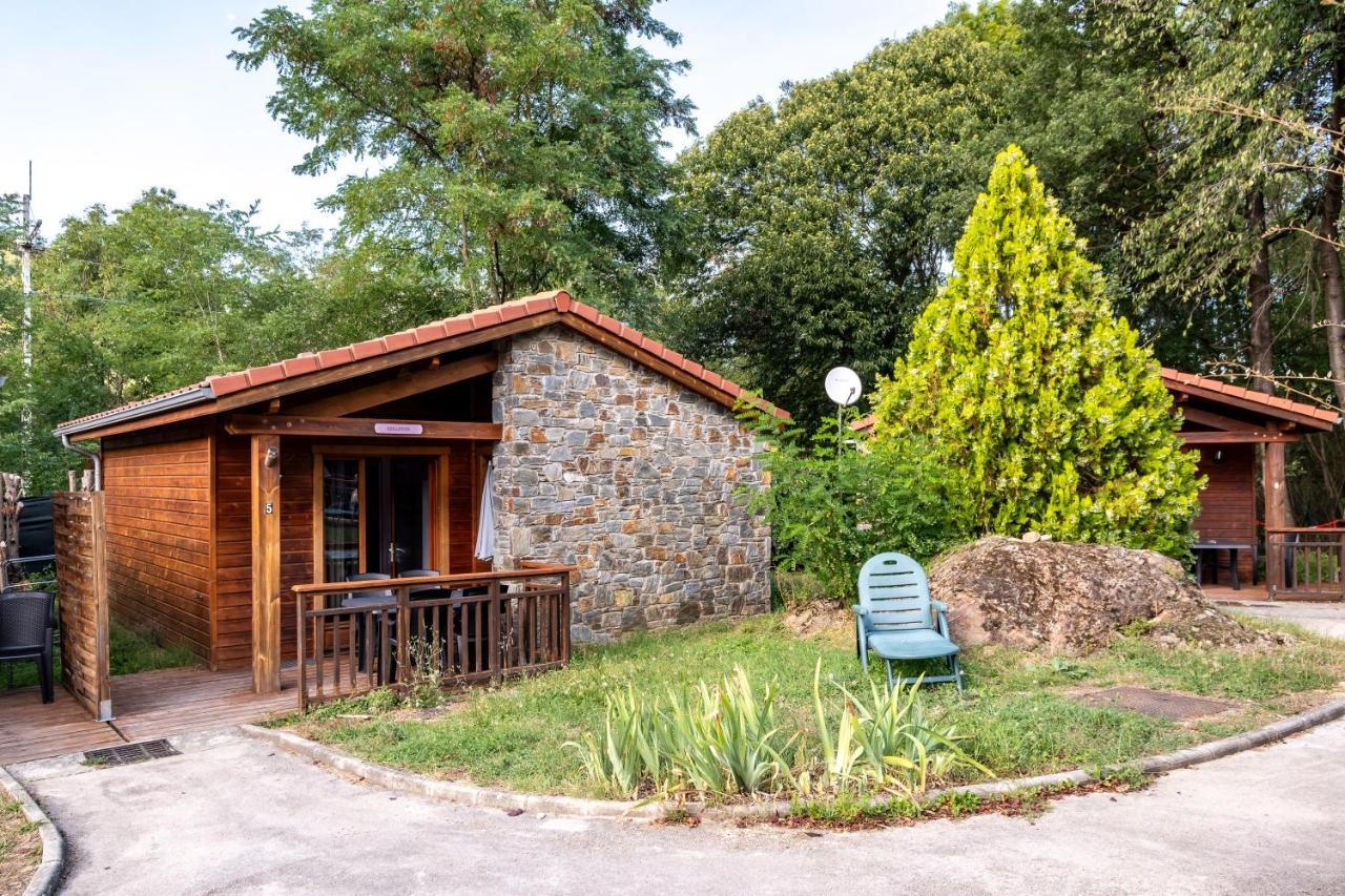 Le Hameau Du Comte De Foix - 11 Chalets En Ariege Mercus-Garrabet Exteriör bild